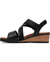 Clarks Women's Kacha Wave Round Toe Sandals
