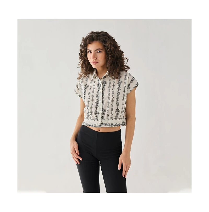 Reistor Women's Floral Embroidered Oversized Cropped Shirt