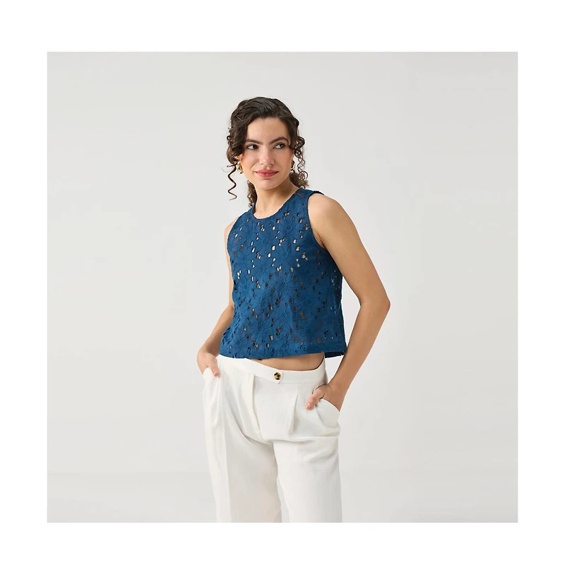 Reistor Women's Embroidered Sleeveless Button-Back Top