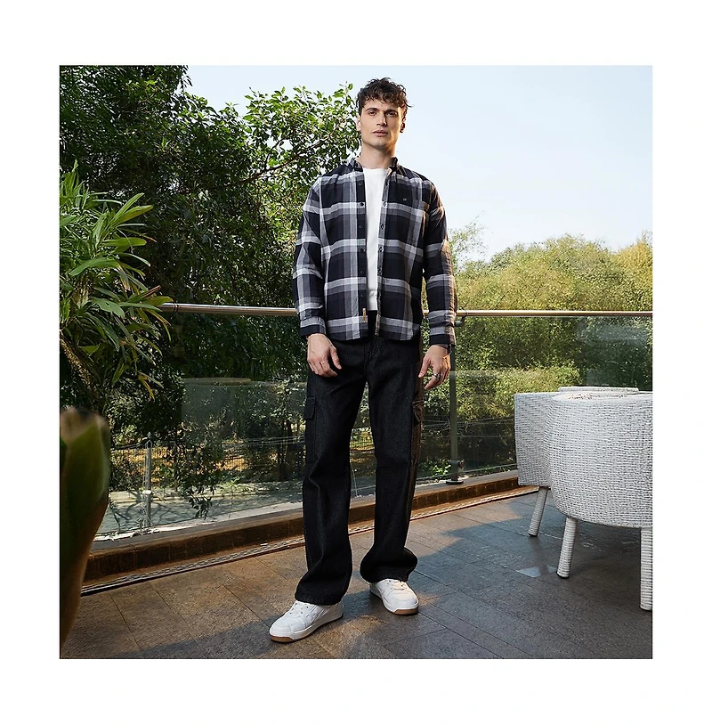 Campus Sutra Men's Onyx Pixelated-Check Relaxed Shirt