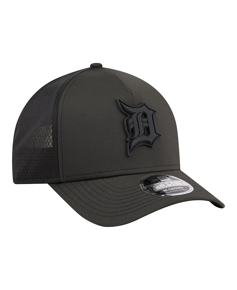 New Era Men's Black Detroit Tigers Badged M-Crown 9FORTY Trucker Adjustable Hat