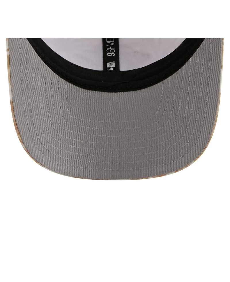 New Era Men's Tan Chicago Bears Tonal Palm Coolera 9SEVENTY Adjustable Trucker Hat