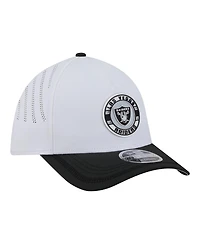 New Era Men's White/Black Las Vegas Raiders Patch 39THIRTY A-Frame M-Crown Perforated Flex Hat