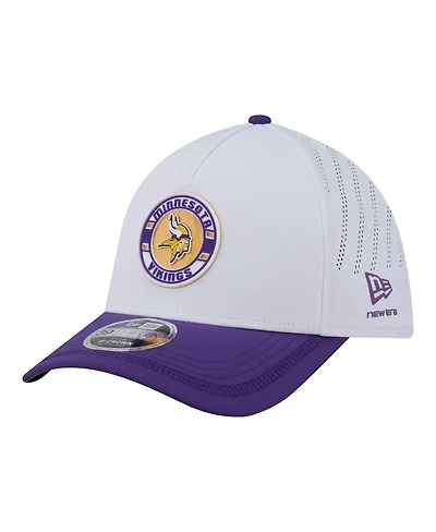 New Era Men's White/Purple Minnesota Vikings Patch 39THIRTY A-Frame M-Crown Perforated Flex Hat