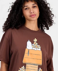 Peanuts Juniors' Snoopy Boxy Crewneck Tee