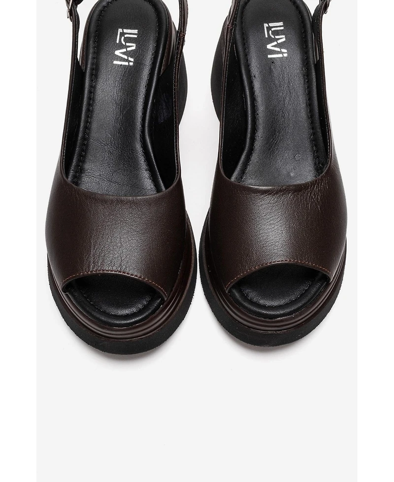 Forever & Always Shoes Women's Laure Leather Wedge Sandal