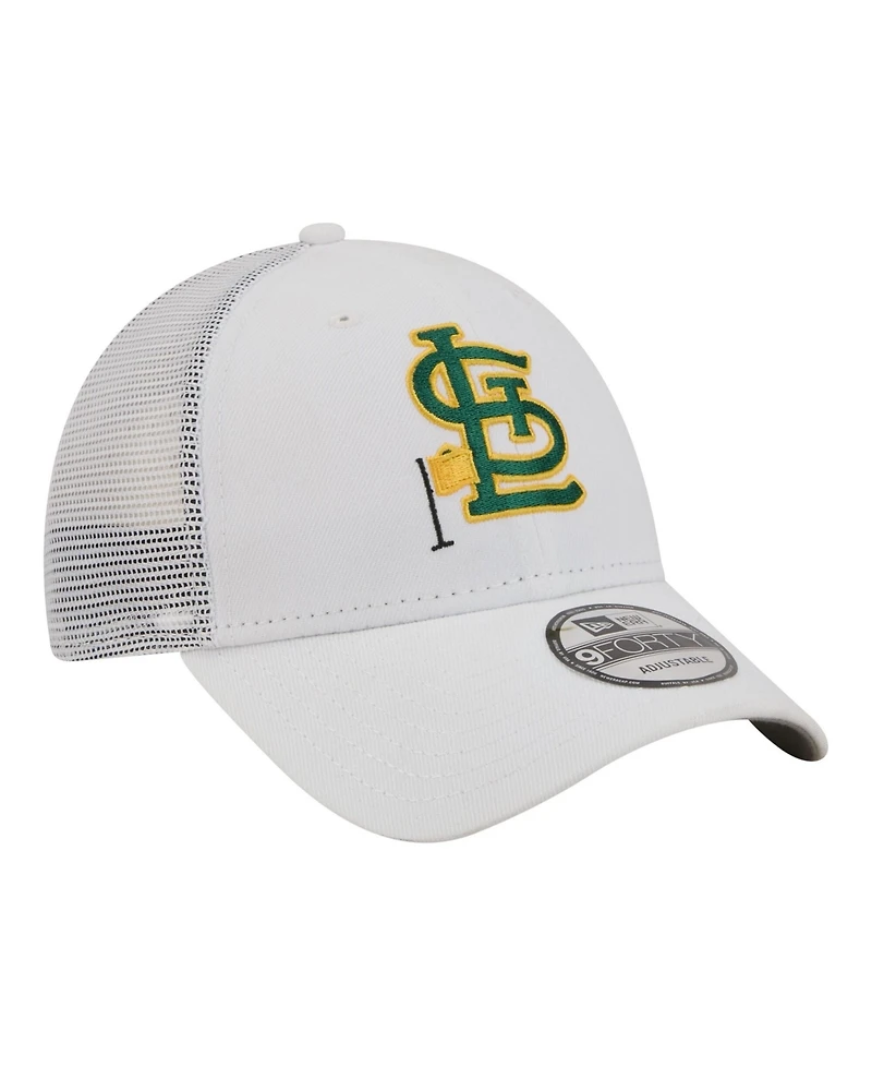 New Era Men's White St. Louis Cardinals Flag 9FORTY Trucker Adjustable Hat