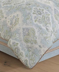 J Queen New York Pasadena Floral 4-Piece Comforter Set, California King