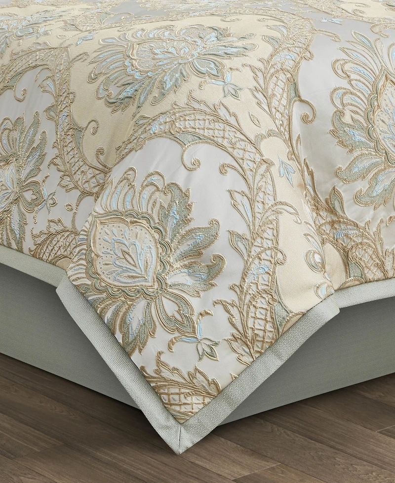 J Queen New York Rita Floral 4-Piece Comforter Set