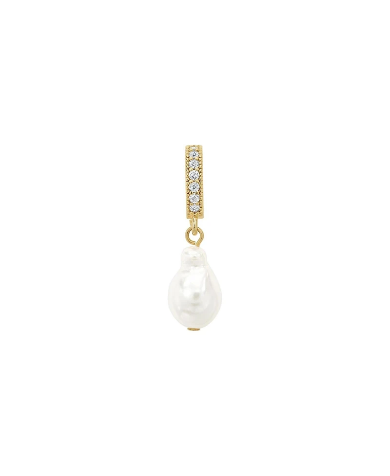 Bearfruit Jewelry Nacre Cultured Pearl Necklace with Teardrop Shaped Charm Pendant