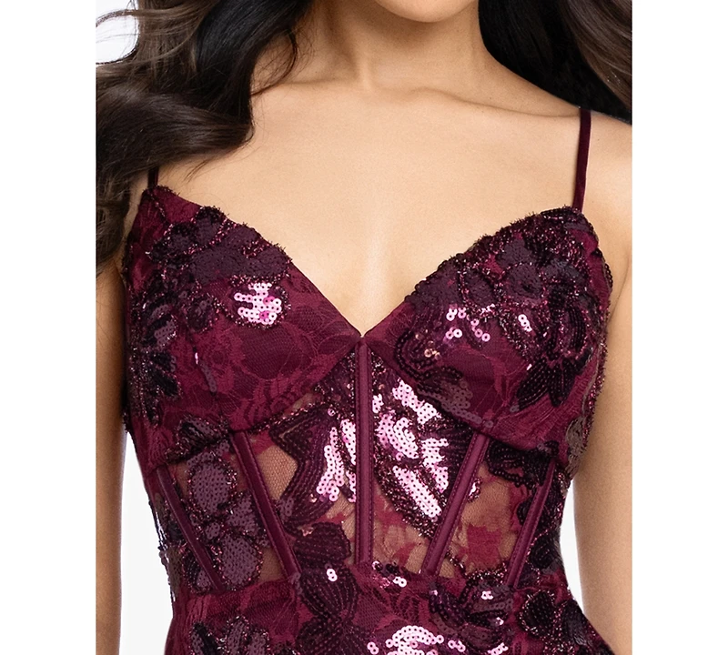 Blondie Nites Juniors' V Neck Lace Bodycon Mini Dress