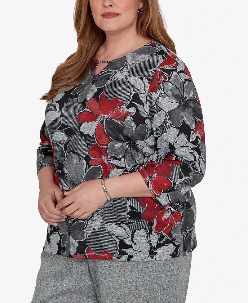 Alfred Dunner Plus Classic Textured Floral Split Neck Pocket Top