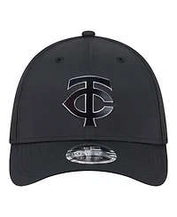 New Era Men's Black Minnesota Twins Metallic 39THIRTY M-Crown Flex Hat