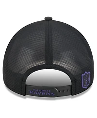 New Era Men's Baltimore Ravens 2026 Sideline Apex 9FORTY Adjustable Trucker Hat