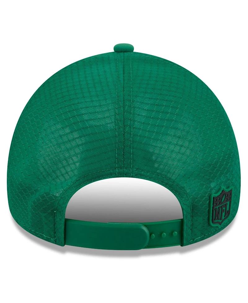 New Era Men's Kelly Green Philadelphia Eagles 2026 Sideline Throwback Apex 9FORTY Adjustable Trucker Hat