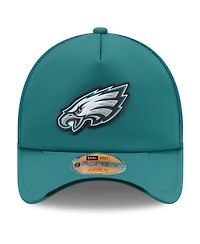 New Era Men's Midnight Green Philadelphia Eagles 2026 Sideline Apex 9FORTY Adjustable Trucker Hat