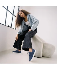 Fuego Women's Navy Low-top Sneaker