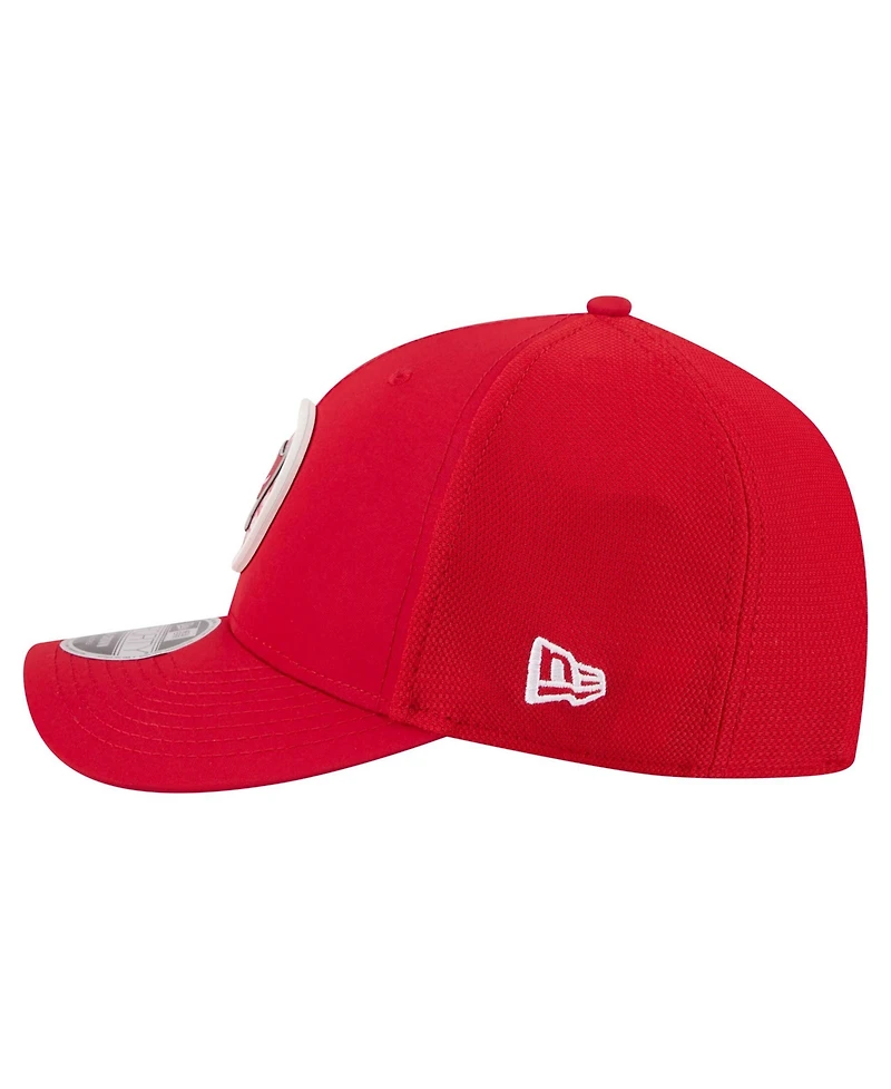 New Era Men's Tampa Bay Buccaneers Floral 9FORTY M-Crown Adjustable Trucker Hat