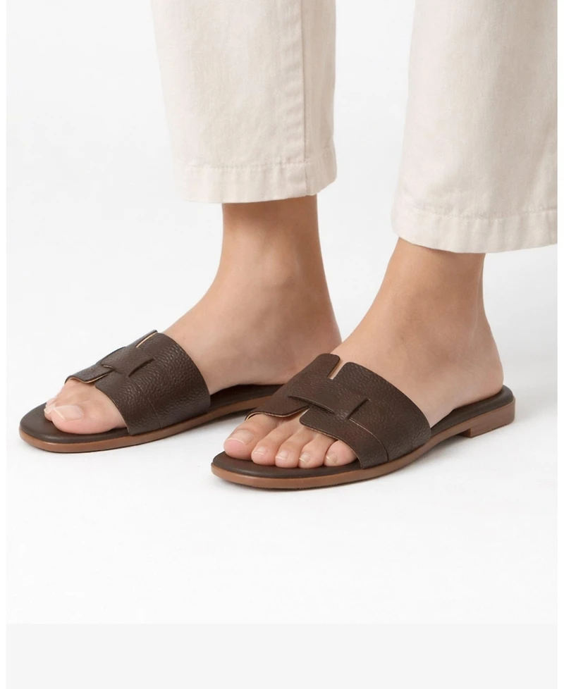 Menina Step Women's Lucila Flat Sandal
