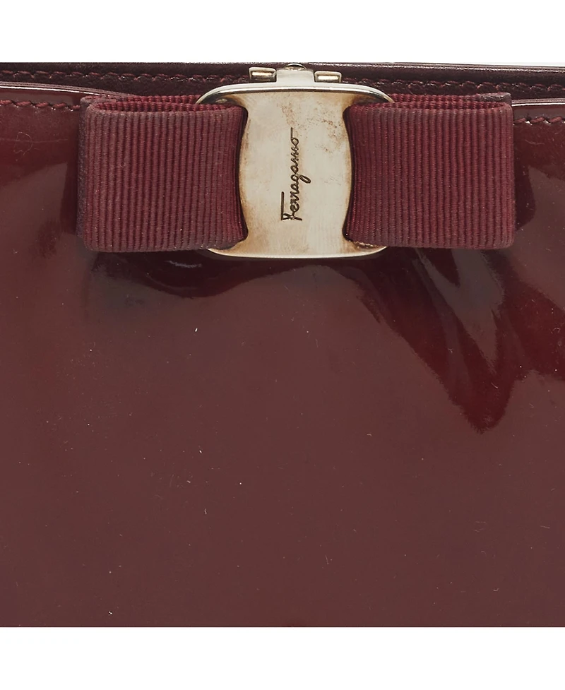 Pre-Owned Salvatore Ferragamo Women's Miss Vara Patent Leather Chain Clutch