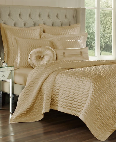 J Queen New York Satinique Quilted Quilt