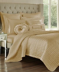 J Queen New York Satinique Quilted Quilt, King