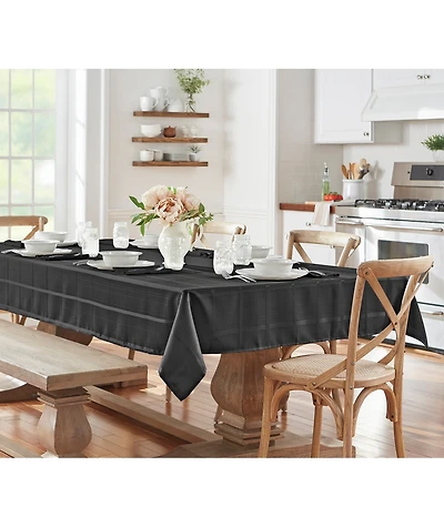 Elrene Elegance Plaid 52" X 70" Tablecloth
