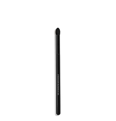 LES PINCEAUX DE CHANEL Rounded Eyeshadow Blender Brush N°204