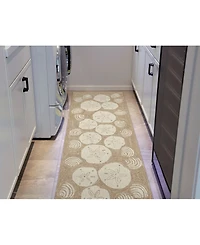 Liora Manne' Frontporch Shell Toss 2' x 5' Runner Rug