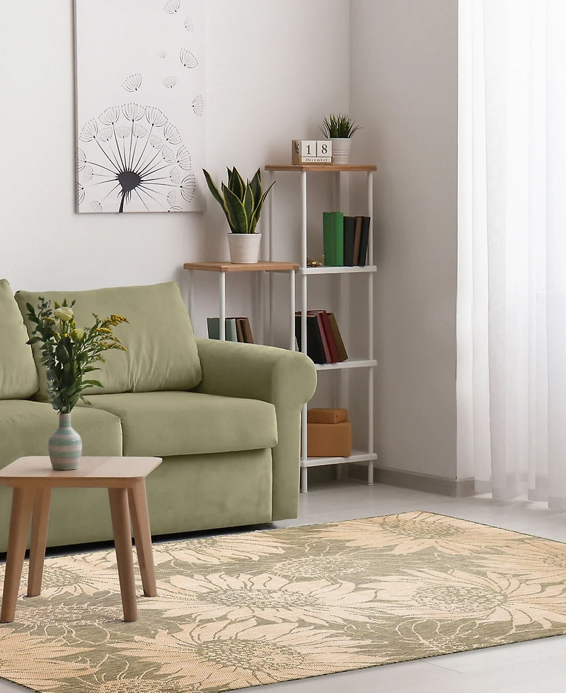 Liora Manne' Carmel Sunflower Field 7'10" x 9'10" Outdoor Area Rug