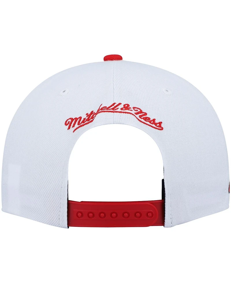 Men's Mitchell & Ness White and Red Chicago Bulls Hardwood Classics Snapback Hat