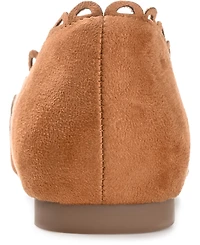 Journee Collection Women's Jezlin Scalloped Flats