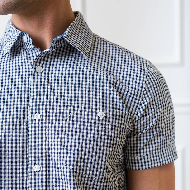 Hope & Henry Mens' Organic Seersucker Short Sleeve Button Down Shirt