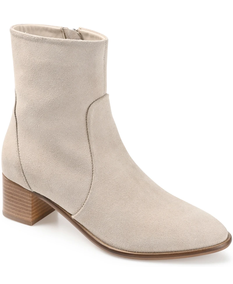 Journee Signature Women's Airly Booties