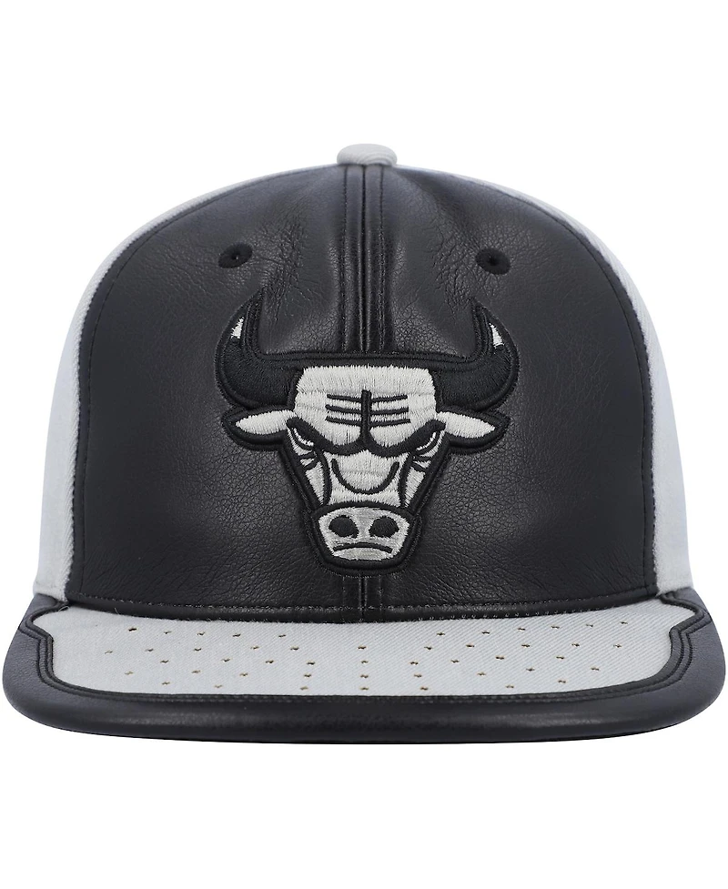 Men's Mitchell & Ness Black, Gray Chicago Bulls Day One Snapback Hat