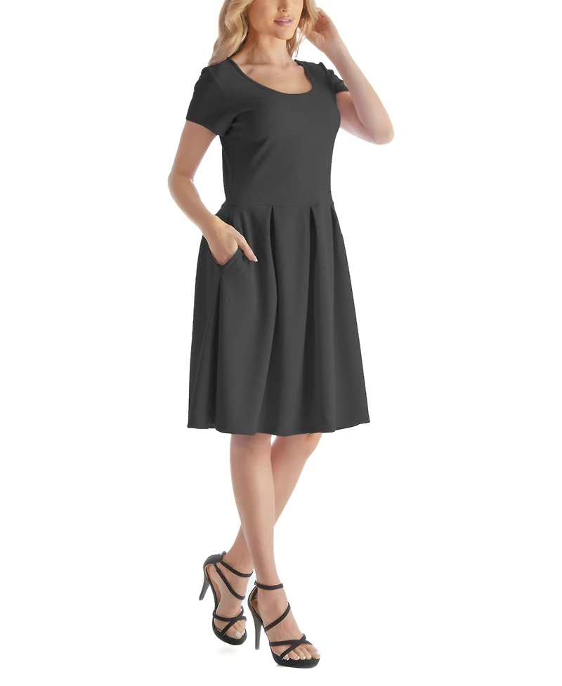24seven Comfort Apparel Women's Scoop Neck Knee Length with Pocket Dress