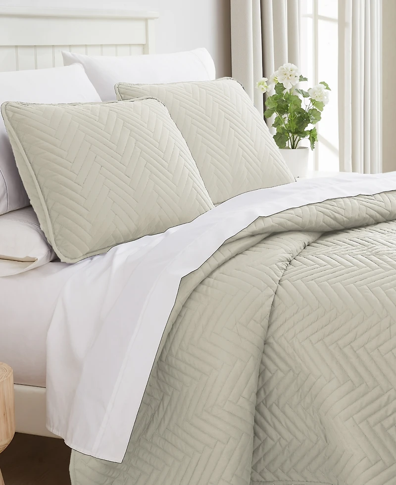 Southshore Fine Linens Solid Color Chevron 3-Pc. Quilt Set