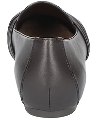 Easy Street Women's Betty Square Toe Flats