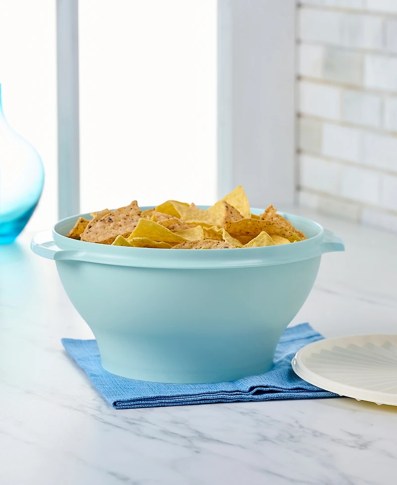 Tupperware Heritage 17.25 Cup Vintage Bowl