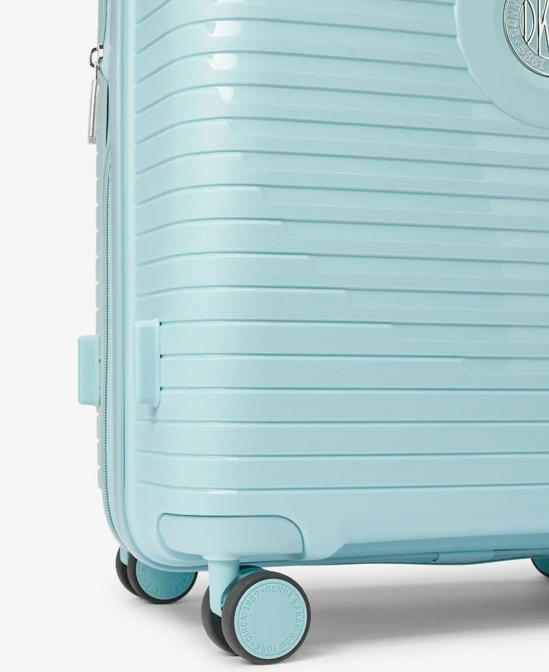Dkny 20" Central Point Carry on Spinner