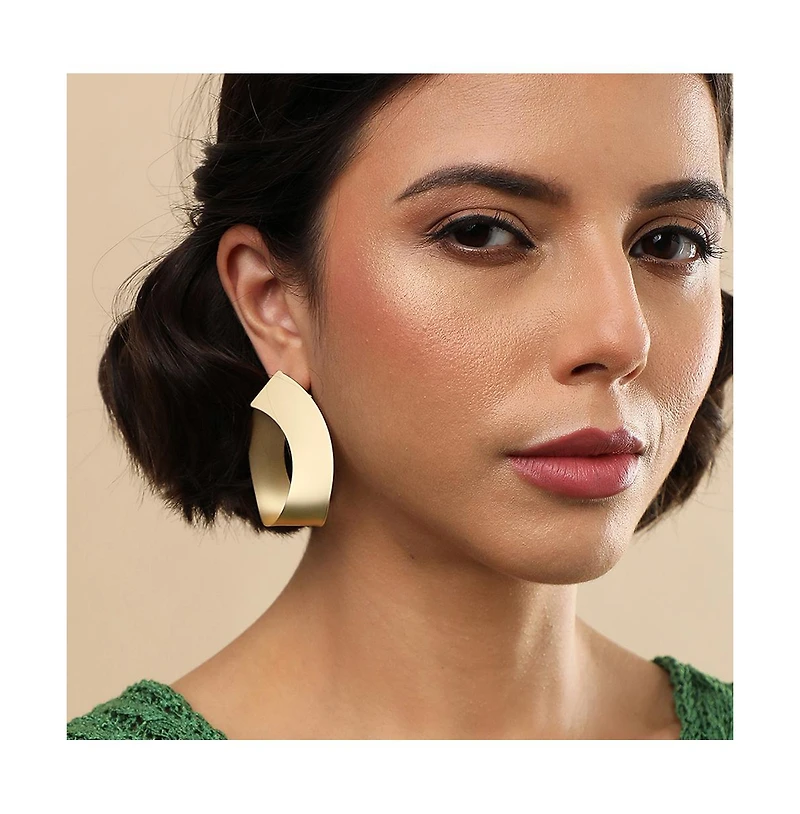 Sohi Women's Gold Metallic Twist Drop Earrings