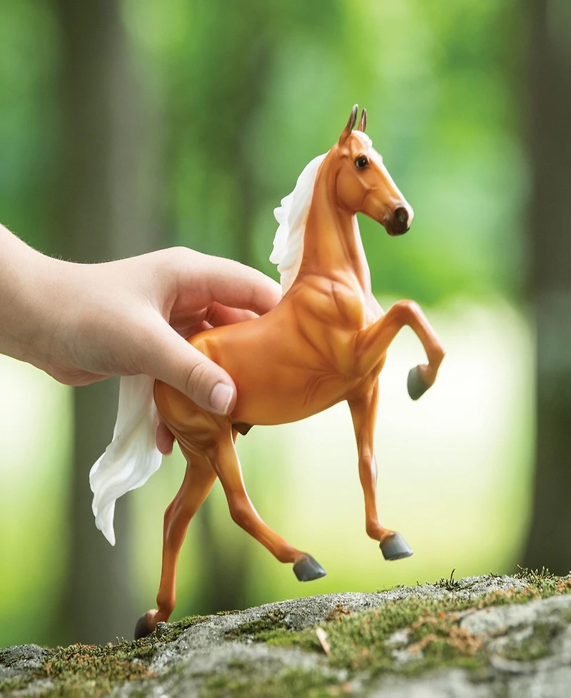 Breyer Horses the Freedom Series Palomino Saddlebred Horse