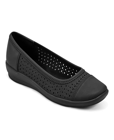 Easy Spirit Women's Avien Lightweight Slip-On Flats