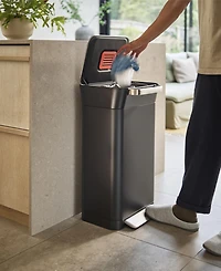 Joseph Joseph Titan 30-Liter Trash Compactor