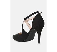 close toe cross strap heel sandals