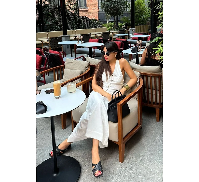 knope cross straps block heel sandals