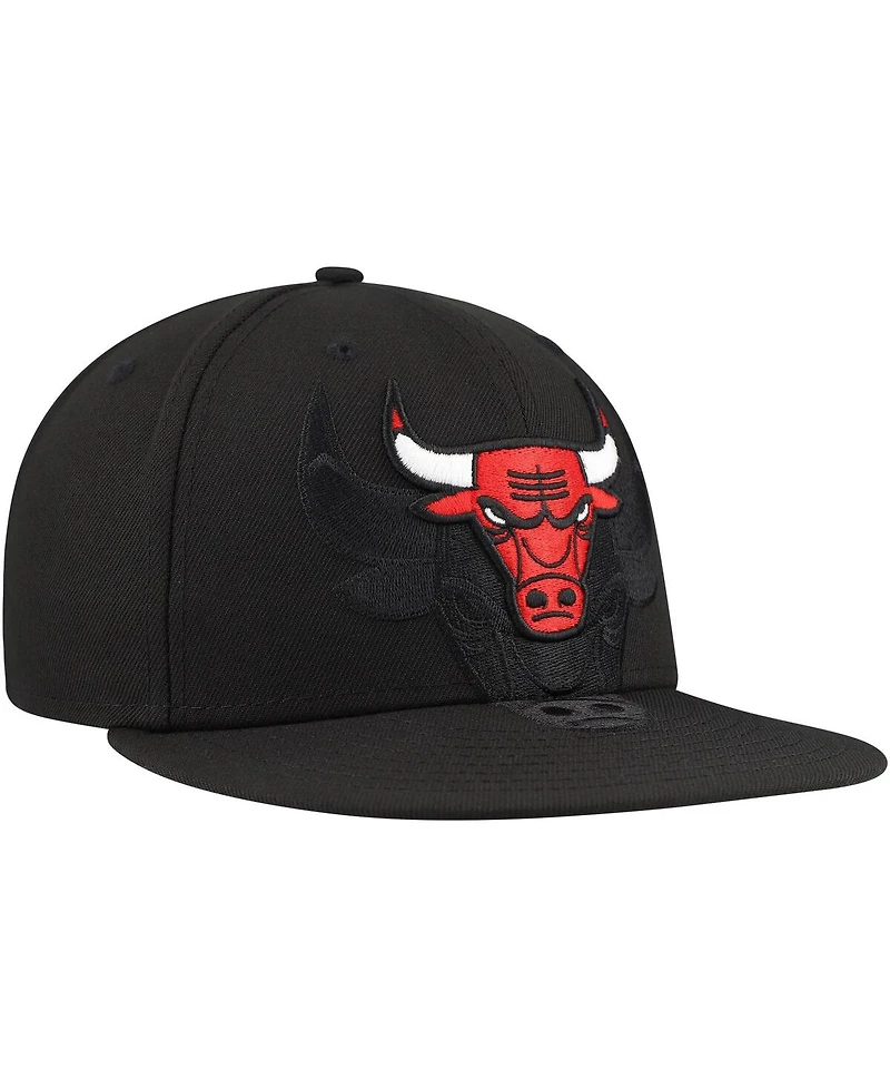 New Era Men's Black Chicago Bulls Blackout Shadow Logo 59FIFTY Fitted Hat