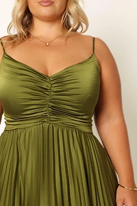 Petal and Pup Women's Naira Pleated Maxi Dress