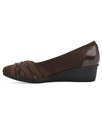 Cliffs by White Mountain Women's Bowie Ballet Inspired Wedge Pumps