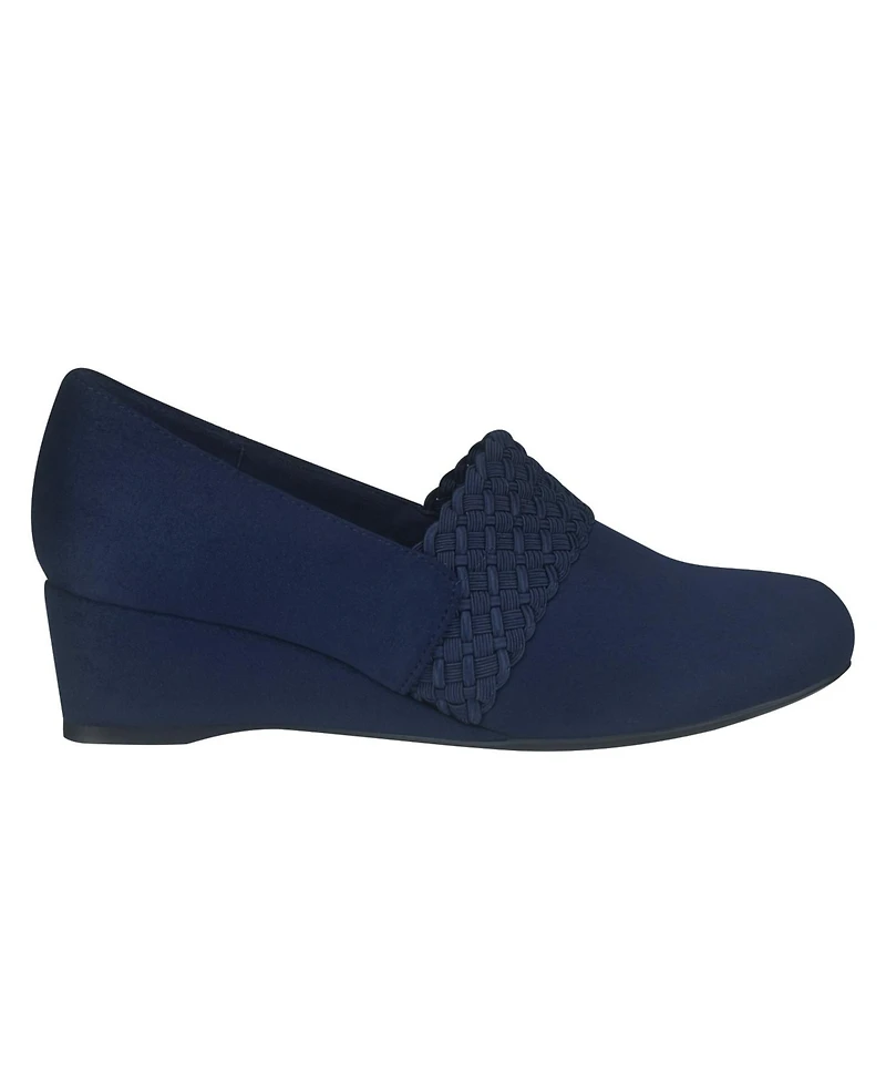 Impo Women's Gerrie Memory Foam Stretch Wedge Shooties